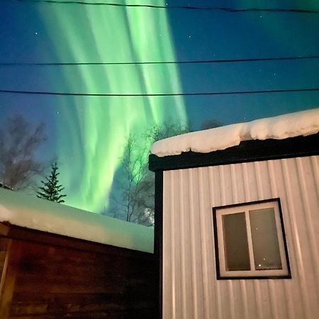 Our Cabin Bed & Breakfast Yellowknife Buitenkant foto