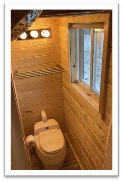 Our Cabin Bed & Breakfast Yellowknife Buitenkant foto
